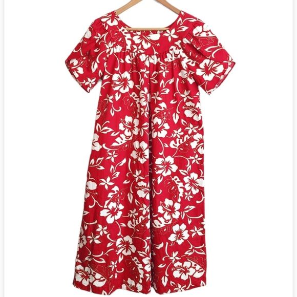 Hilo Hattie Hibiscus Red Floral Mumu Dress NWT - Picture 1 of 11